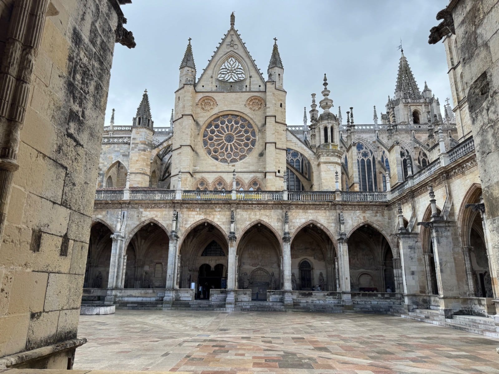 León Cathedral cloister with rose window