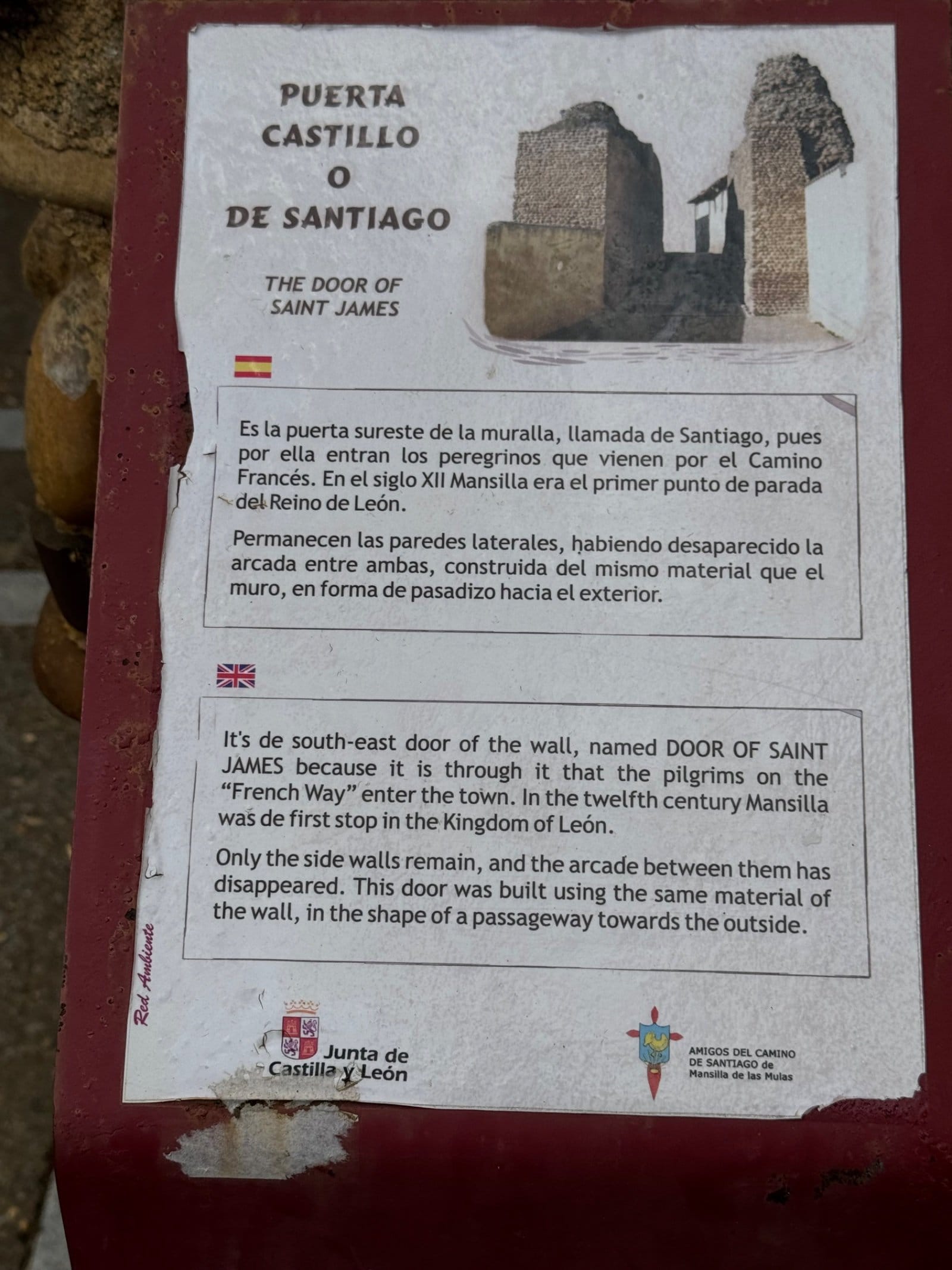 Information sign for Puerta Castillo in Mansilla de las Mulas