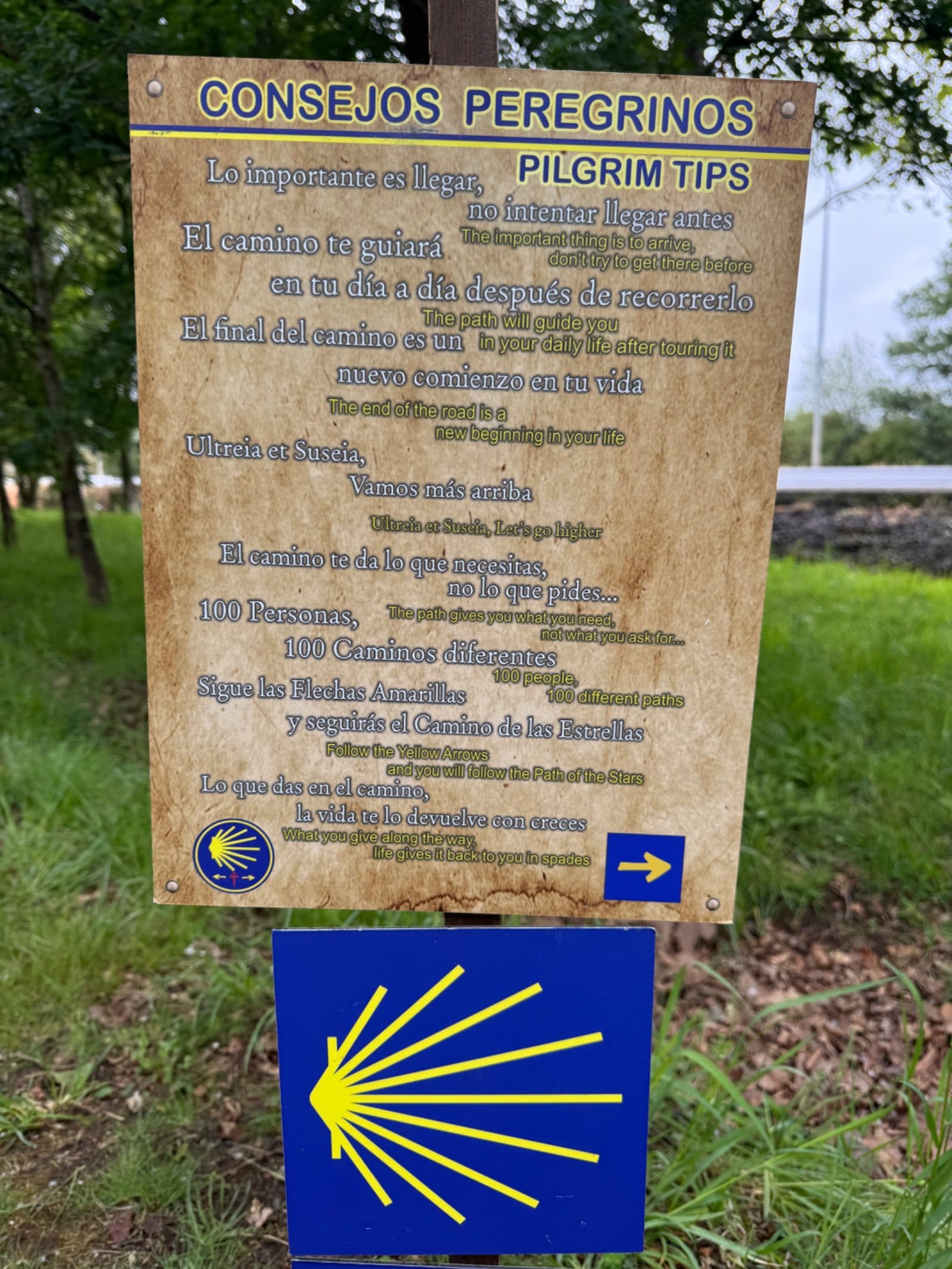 Camino pilgrim tips sign near Arzúa