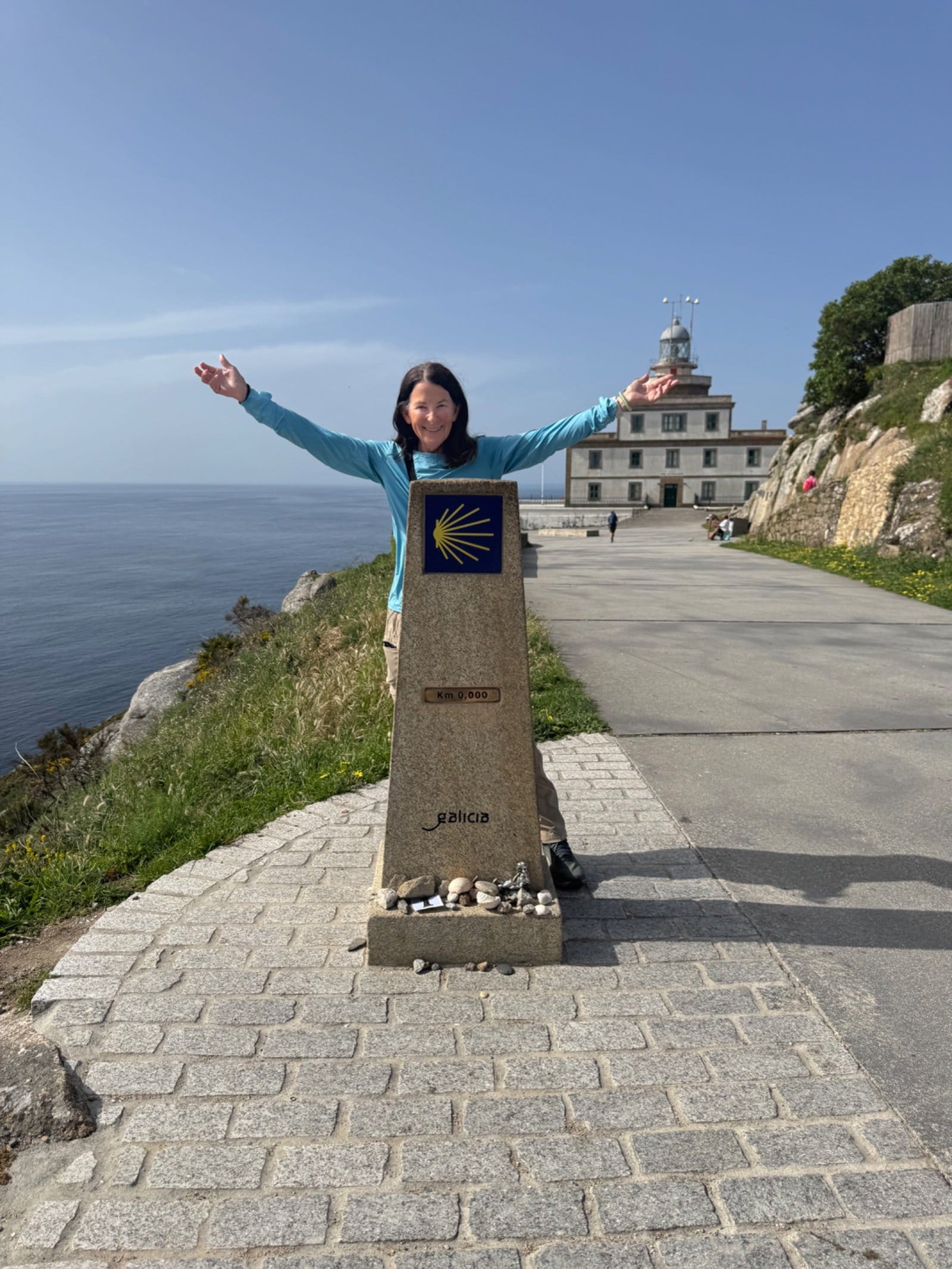 Shelley triumphant at kilometer zero stone marker