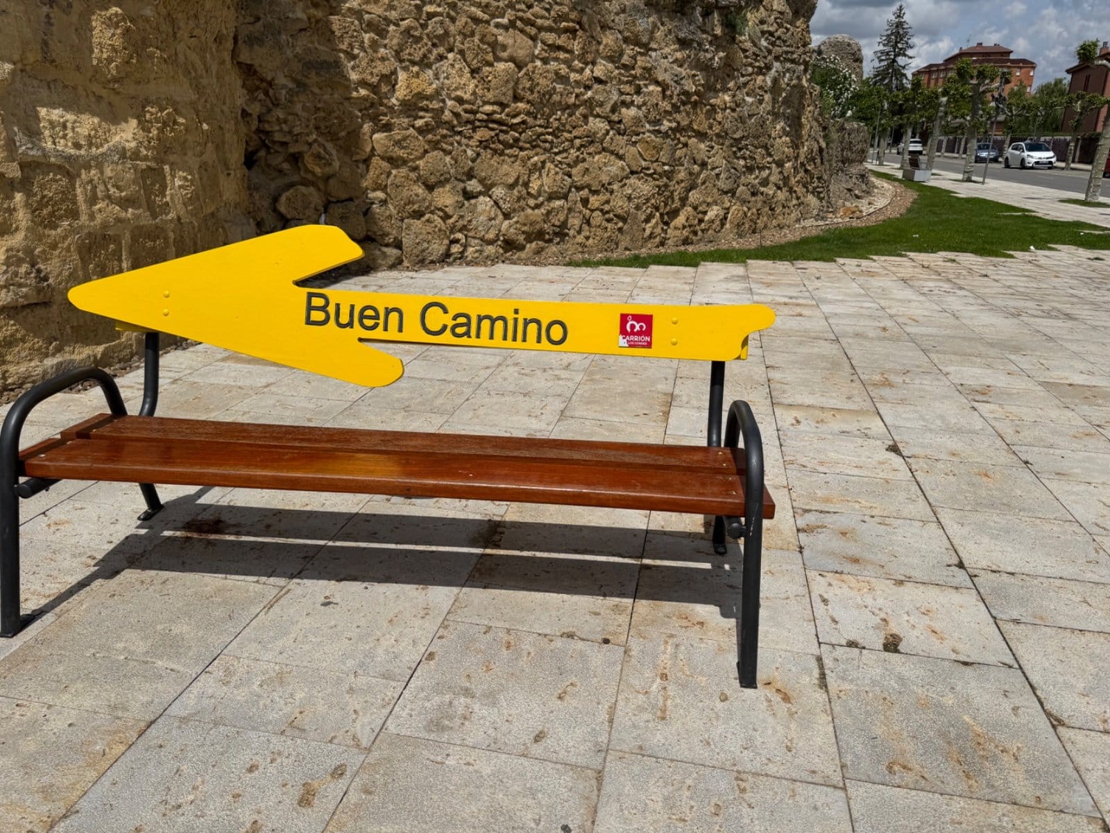 Buen Camino directional bench in Carrión de los Condes