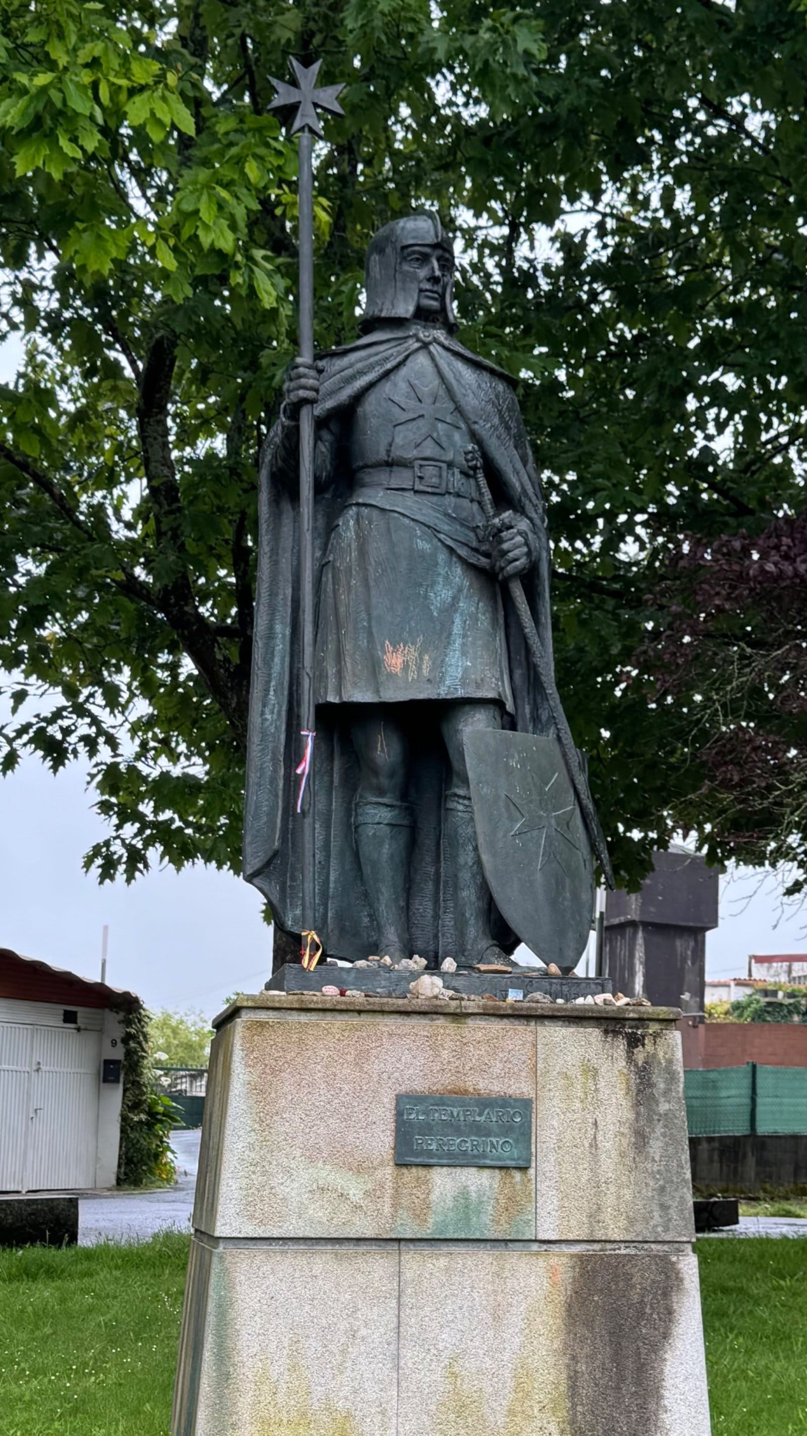 Statue of Templar Knight on Santiago approach