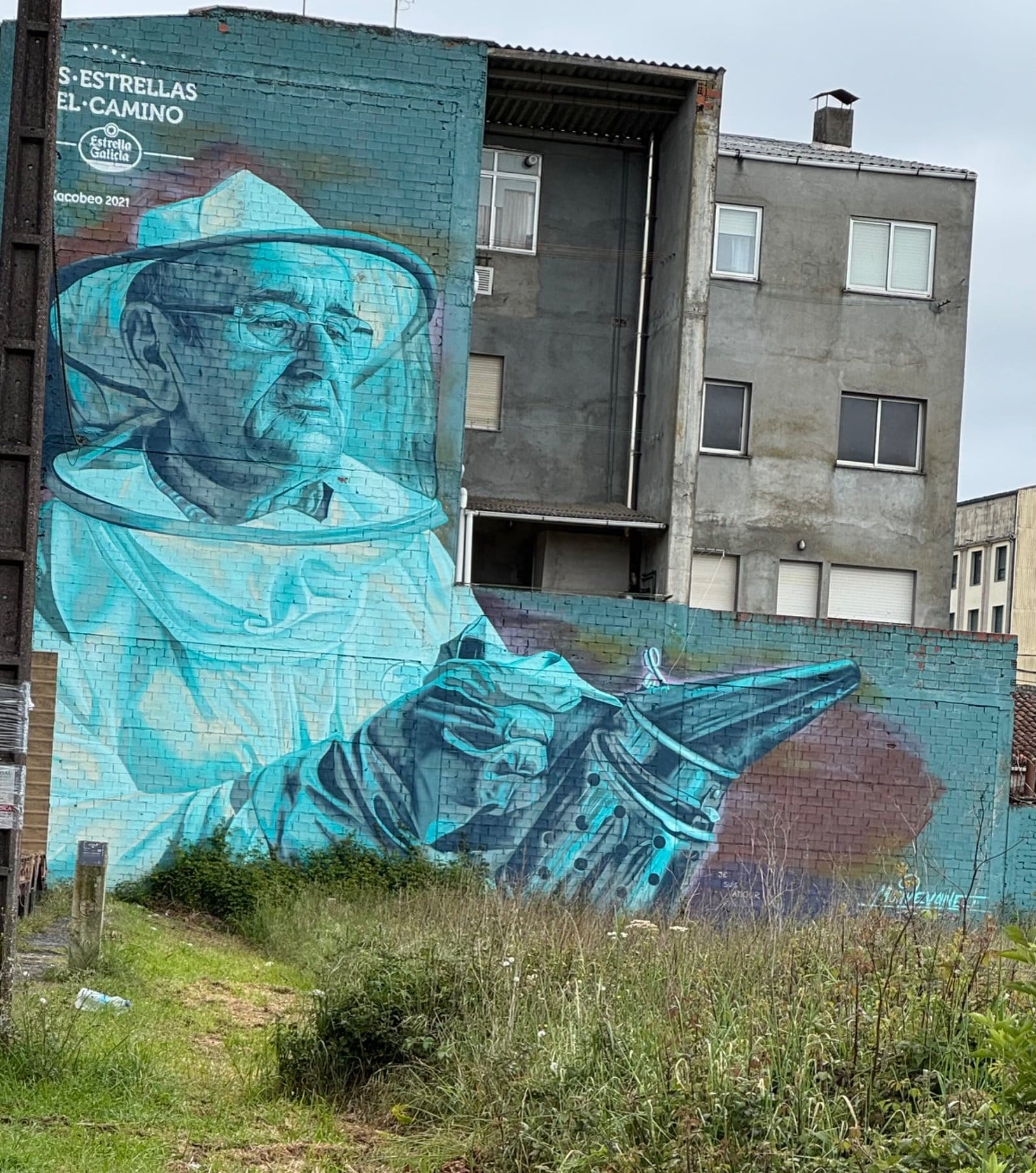 Elderly pilgrim portrait in Las Estrellas series